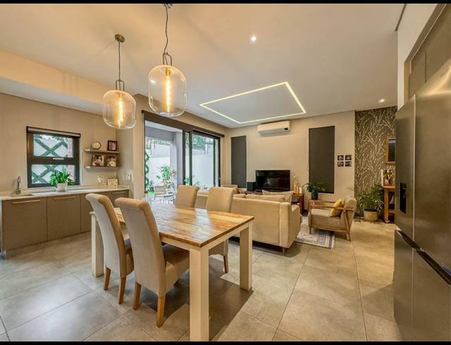 3 BEDROOM TOWNHOUSE FOR SALE IN BRYANSTON